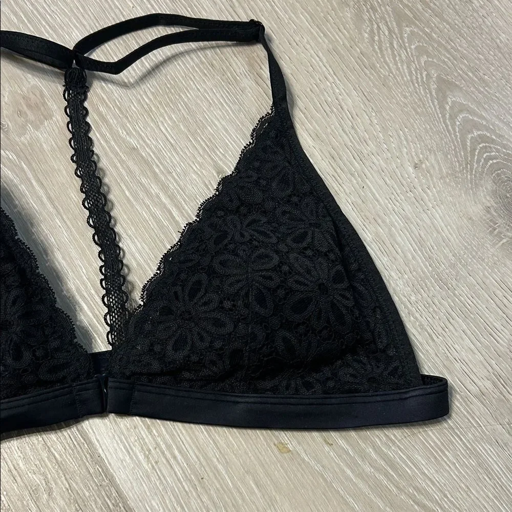 Victoria's Secret Daisy Lace Triangle Front Closure Black Bralette